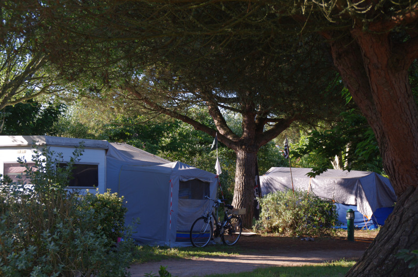 Emplacement de camping sur le côté plage à l'ile d'yeu