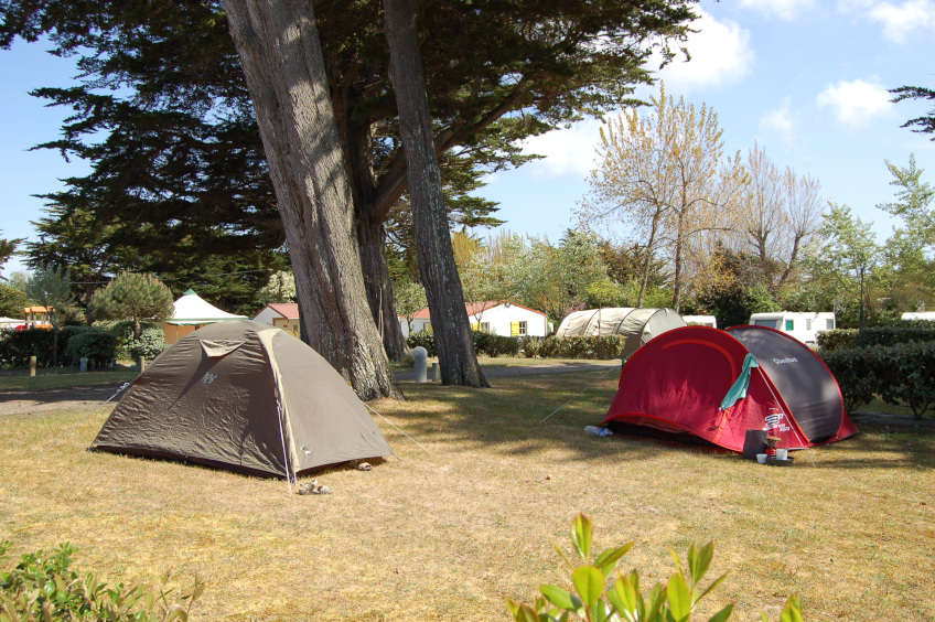 Emplacements de camping et toiles de tentes